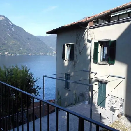 Lovely & Romantic Attic On Lake Como Nesso